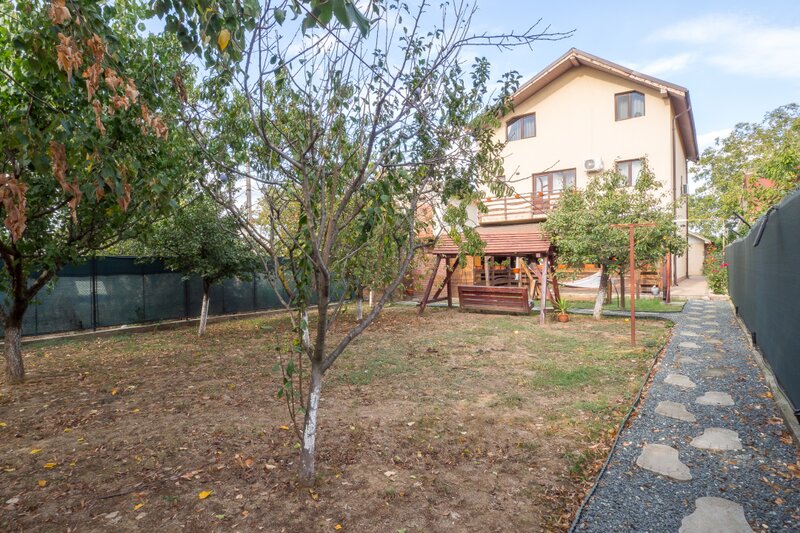 Afumati, vila individuala 7 camere rezidentiala sau HoReCa, curte 608mp