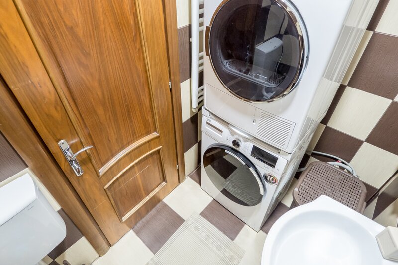 Afumati, vila individuala 7 camere rezidentiala sau HoReCa, curte 608mp